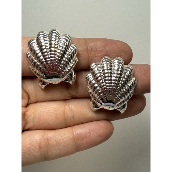 Nina Ricci Silver Time Seashell Clip Stud Earrings 27.04g - Picture 1 of 7